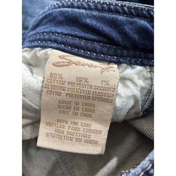 Seven7 Jeans Womens Size 14 Blue Denim Capri Medium Wash Embroidery pockets - Picture 3 of 10